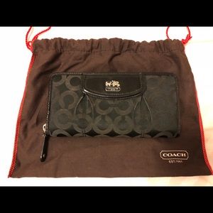 Coach Long Zip Wallet